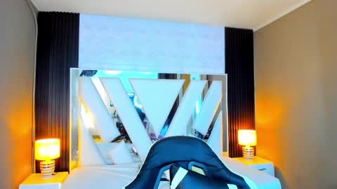  Linda  online show from 11-03-25, 06:20