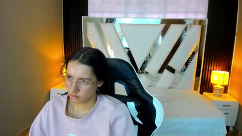  Linda  online show from 11-09-25, 01:09