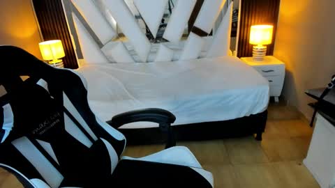  Linda  online show from 02-01-26, 01:53