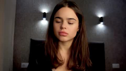 Linda online show from 10-27-25, 01:26