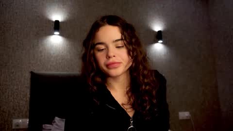 Linda online show from 11-26-25, 01:45