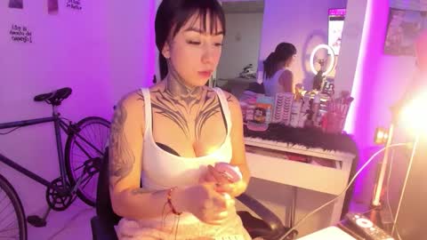 Lindaa maria  online show from 02-22-26, 09:35