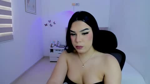 Snapshot of linda_zaam8386 chatting on 09-17-25, 06:20 online show from 09-17-25, 06:20