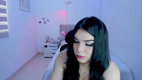 Snapshot of linda_zaam8386 chatting on 10-05-25, 06:06 online show from 10-05-25, 06:06