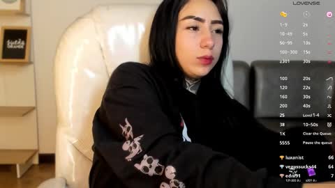 Snapshot of lindaa_miller chatting on 10-11-25, 10:25 linda miller online show from 10-11-25, 10:25