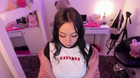 Snapshot of lindaa_miller chatting on 10-31-25, 03:07 linda miller online show from 10-31-25, 03:07