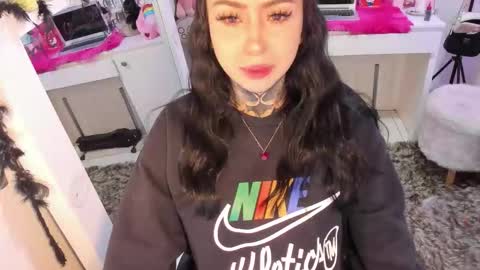 Snapshot of lindaa_miller chatting on 11-18-25, 04:39 linda miller online show from 11-18-25, 04:39