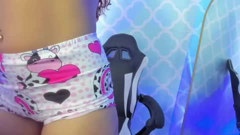 L I N D A online show from 11-18-25, 02:06