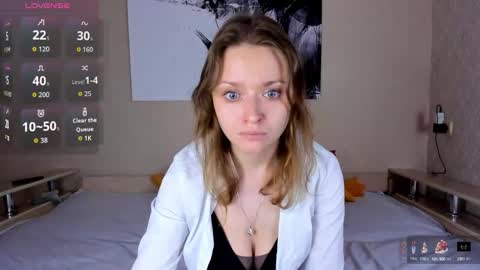 Snapshot of lindaeva chatting on 09-17-25, 09:00 Linda online show from 09-17-25, 09:00