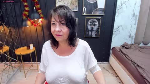 Linda online show from 12-28-24, 05:33