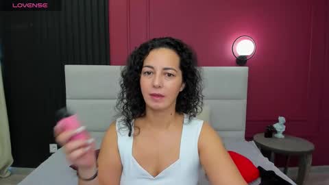 Linda online show from 09-18-25, 01:40