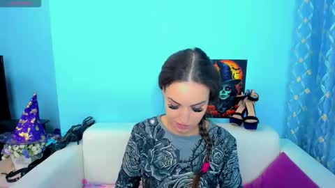 Linda online show from 11-19-25, 02:44