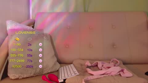 Snapshot of lindelicious chatting on 11-05-25, 06:02 Linda online show from 11-05-25, 06:02