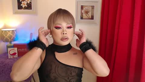 Lindsay online show from 02-05-25, 01:11