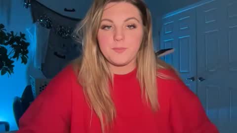 Snapshot of lindseyluxe chatting on 10-19-25, 02:34 Lindseyluxe online show from 10-19-25, 02:34