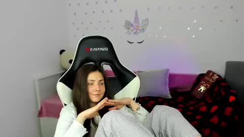 Snapshot of linphea chatting on 01-17-26, 05:49 Tina online show from 01-17-26, 05:49