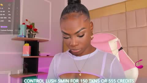 Snapshot of linsyadams chatting on 12-21-24, 08:00 online show from 12-21-24, 08:00