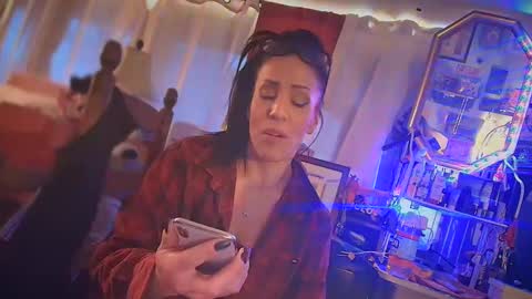 linuxgirlsudosu online show from 01-09-25, 12:19