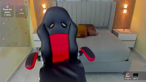  L I N Z I online show from 10-10-25, 12:53