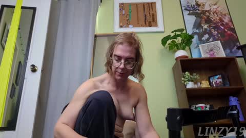 Snapshot of linzy19 chatting on 12-31-24, 06:13 Linzy19 online show from 12-31-24, 06:13