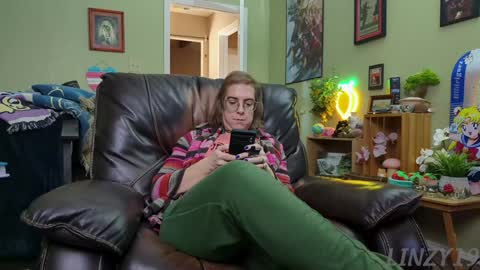 Snapshot of linzy19 chatting on 01-23-25, 11:05 Linzy19 online show from 01-23-25, 11:05