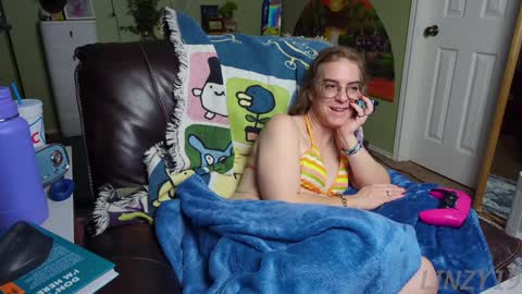 Snapshot of linzy19 chatting on 02-02-25, 03:21 Linzy19 online show from 02-02-25, 03:21