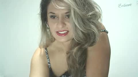 lionessmom online show from 10-24-25, 01:57