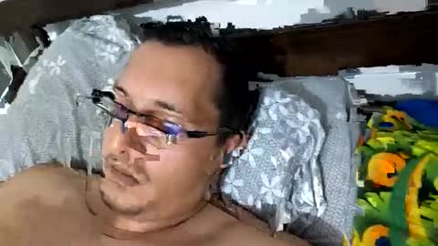 lionhot_36 online show from 12-17-25, 05:24