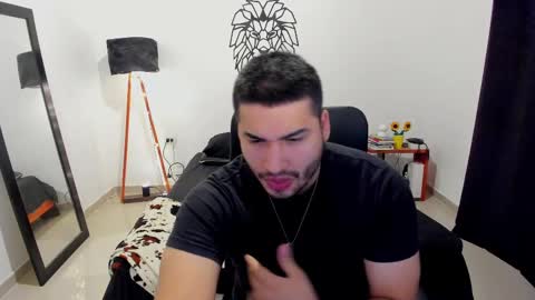 Snapshot of lionn_kingg chatting on 10-11-25, 03:17 Lion online show from 10-11-25, 03:17