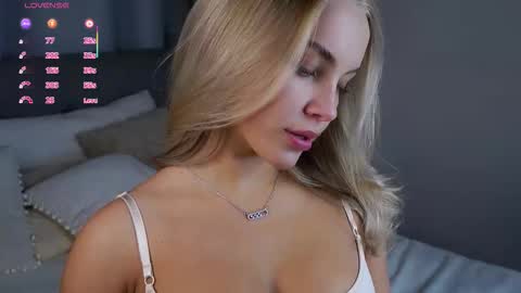 Amelia online show from 02-21-26, 01:06