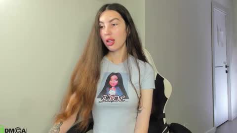 Lira revery online show from 12-01-25, 02:27