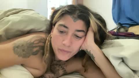 lirioooo8888 online show from 03-12-26, 04:02