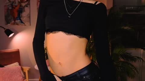 Snapshot of lis__batsy chatting on 12-04-25, 02:26 LIs online show from 12-04-25, 02:26