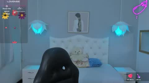 Lisa online show from 10-20-25, 05:57