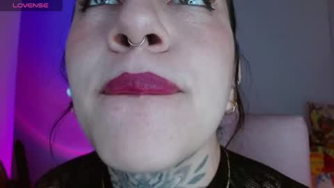 Snapshot of lisa_avila_ chatting on 10-21-25, 02:01 Lisa online show from 10-21-25, 02:01