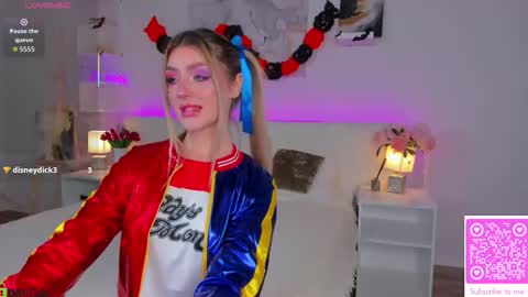 Lisa online show from 10-30-25, 01:18