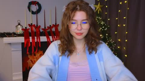 Snapshot of lisa_roses chatting on 12-23-24, 12:14 Lisa online show from 12-23-24, 12:14