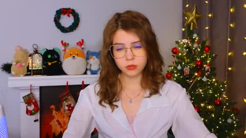 Snapshot of lisa_roses chatting on 01-08-25, 11:52 Lisa online show from 01-08-25, 11:52