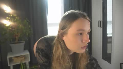 Elisabeth or Lisa online show from 09-20-25, 05:08