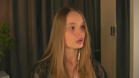 Elisabeth or Lisa online show from 09-26-25, 08:13