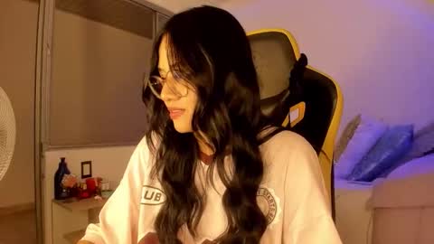 Lisa Thompson online show from 10-30-25, 01:18