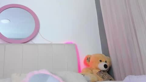 Snapshot of lisaa_a chatting on 02-02-25, 03:21 Lisa online show from 02-02-25, 03:21