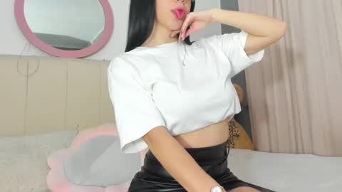 Snapshot of lisaa_a chatting on 03-01-25, 01:11 Lisa online show from 03-01-25, 01:11