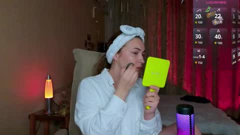 LisaCase online show from 11-28-25, 03:04