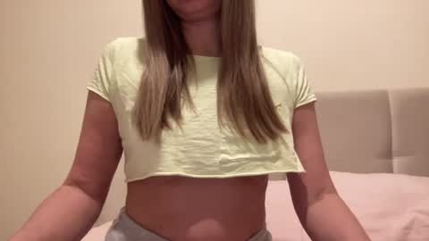 Snapshot of lisaflower1 chatting on 02-13-25, 04:28 Lisa online show from 02-13-25, 04:28