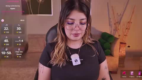 Snapshot of lisamonroe_ chatting on 10-08-25, 08:17 LISA MONROE online show from 10-08-25, 08:17