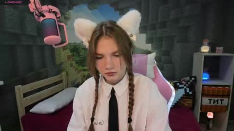 Snapshot of lisaporters chatting on 02-11-25, 05:50 Lisa online show from 02-11-25, 05:50