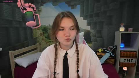 Snapshot of lisaporters chatting on 02-11-25, 09:03 Lisa online show from 02-11-25, 09:03