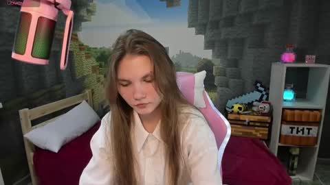 Snapshot of lisaporters chatting on 03-10-25, 06:12 Lisa online show from 03-10-25, 06:12