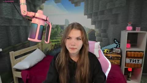 Snapshot of lisaporters chatting on 03-12-25, 09:03 Lisa online show from 03-12-25, 09:03